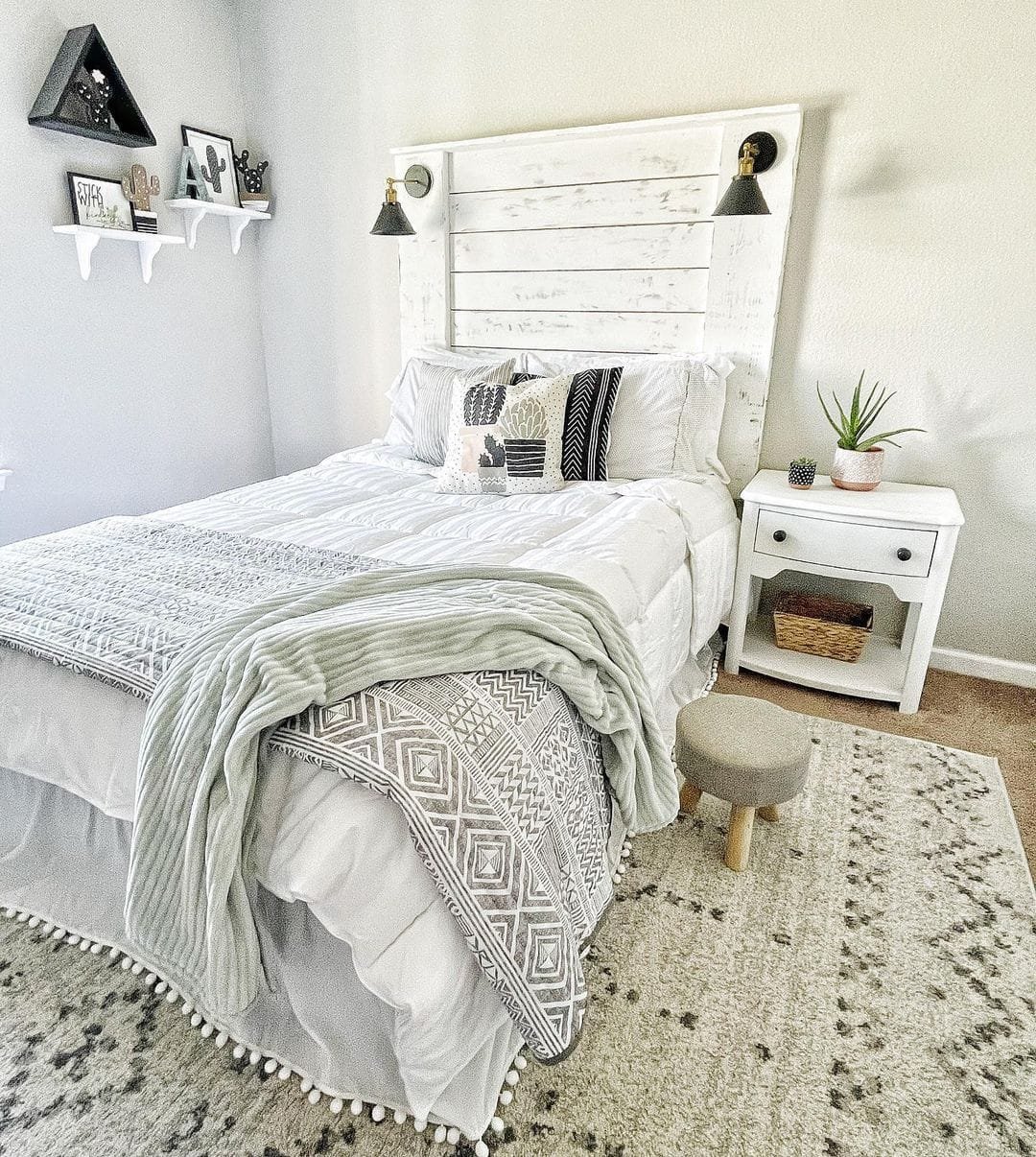 How to Incorporate Modern Farmhouse Bedding into Your Bedroom