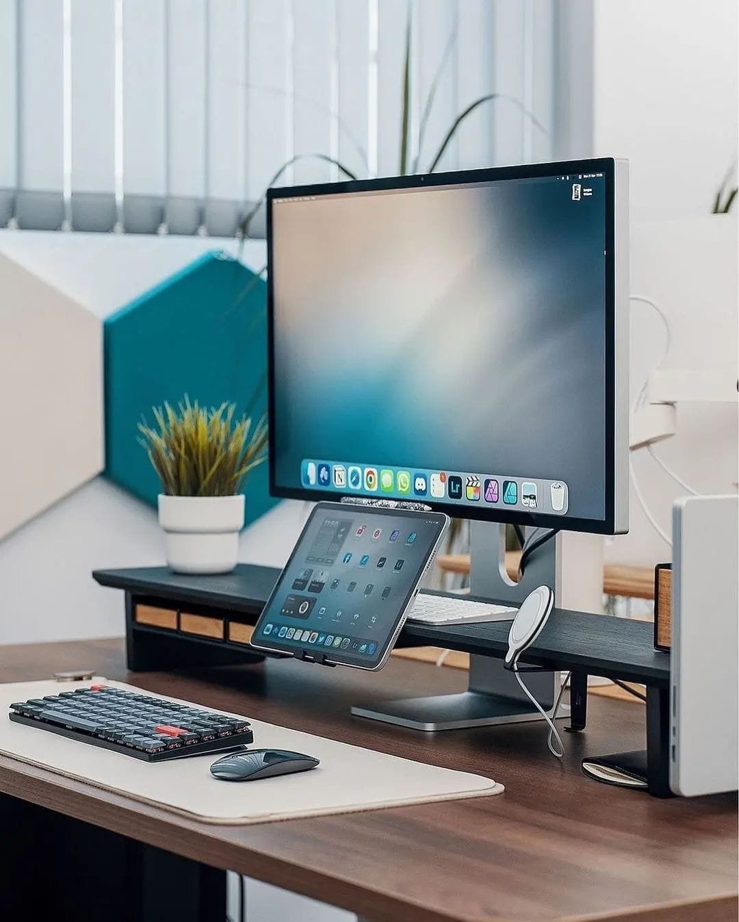 Designing for Productivity: How to Optimize Your Workspace for Maximum Efficiency