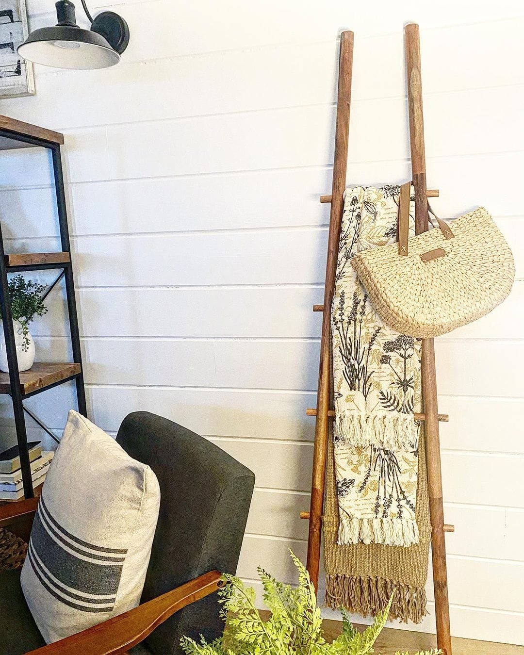 throw_blankets_pillow_Trendy Home Hacks for a Cozy and Stylish Living Space