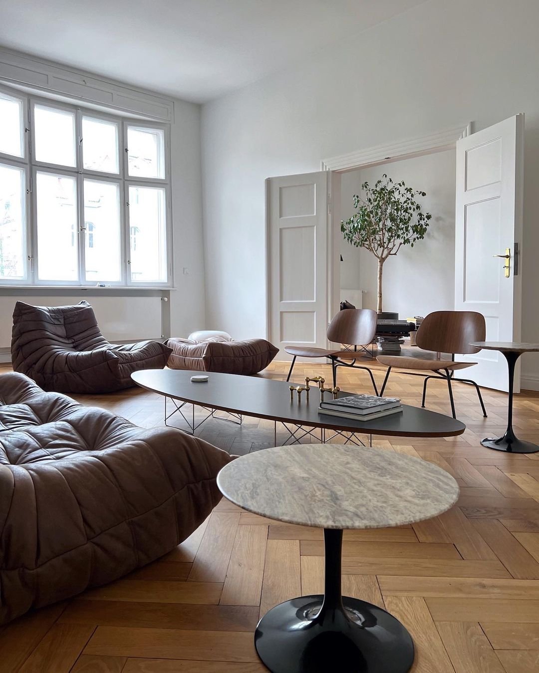 Minimalism and Mid-Century Modern: A Perfect Combination for Your Living Room